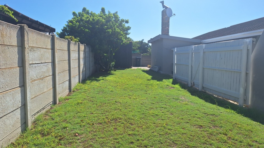 4 Bedroom Property for Sale in Heiderand Western Cape